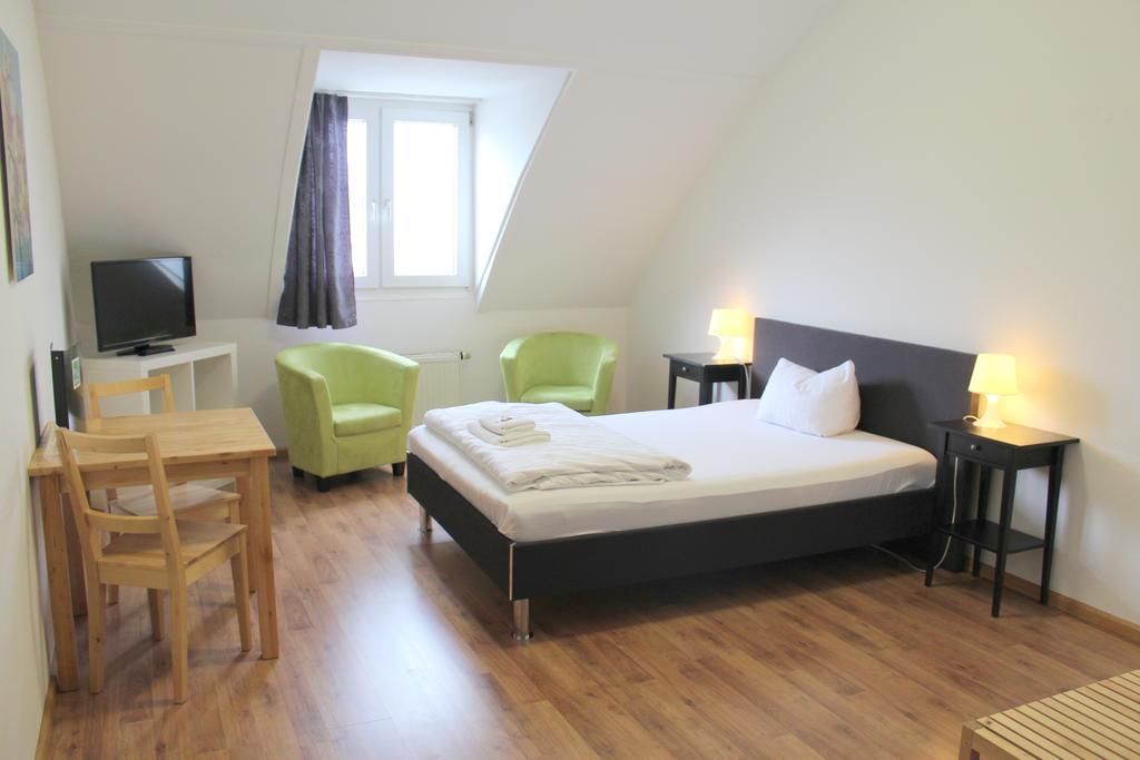 Stayinn Hostel Und Gaestehaus Freiburg im Breisgau Værelse billede